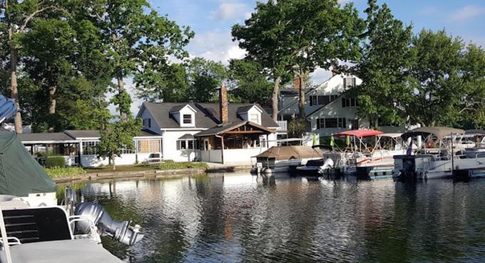 Private Guest Suite On The Portage Lakes Akron Exterior photo